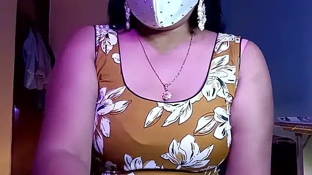horny milf couple online show from 05/22/26, 07:19