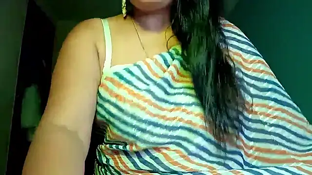 horny milf couple online show from 05/30/26, 10:23