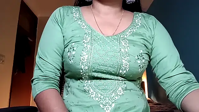 horny milf couple online show from 06/08/26, 07:36