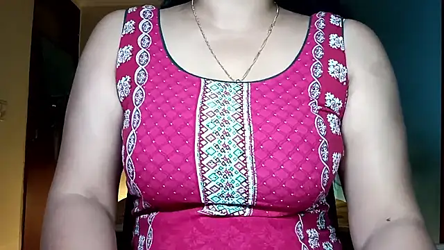 horny milf couple online show from 06/11/26, 02:53