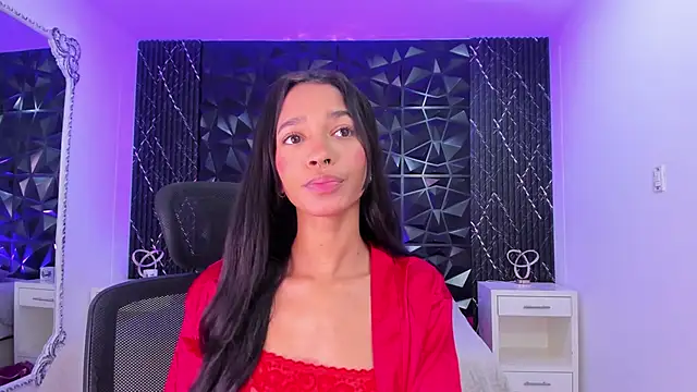 Snapshot of ScarletEvanss_ chatting on 10/07/25, 12:13 ScarletEvanss online show from 10/07/25, 12:13