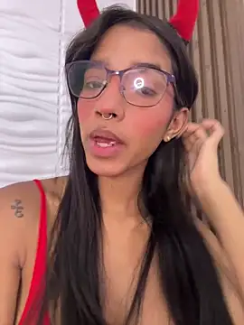 Snapshot of ScarletEvanss_ chatting on 03/14/26, 11:04 ScarletEvanss online show from 03/14/26, 11:04