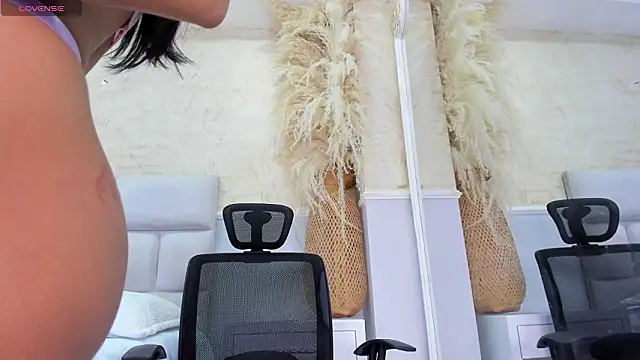 Snapshot of ScarletEvanss_ chatting on 03/16/26, 11:25 ScarletEvanss online show from 03/16/26, 11:25