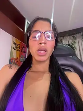 Snapshot of ScarletEvanss_ chatting on 03/18/26, 11:35 ScarletEvanss online show from 03/18/26, 11:35