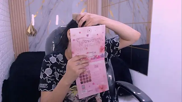 Snapshot of neiti_milk chatting on 12/04/25, 02:32 neiti milk online show from 12/04/25, 02:32