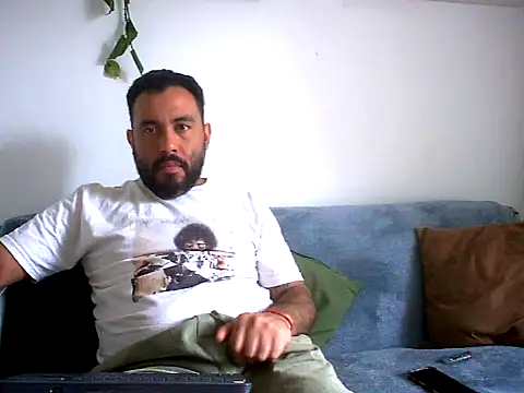 Snapshot of Domfetishx chatting on 10/05/25, 06:06 Domfetishx online show from 10/05/25, 06:06