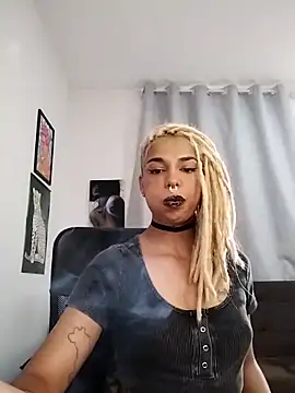 Helenoir online show from 06/12/26, 07:57