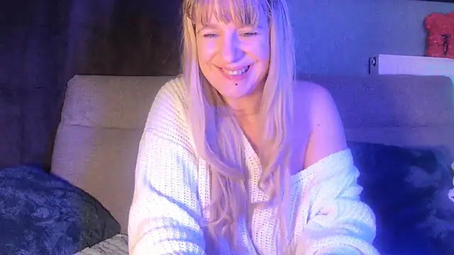 Delichieuse5 online show from 02/19/25, 11:46