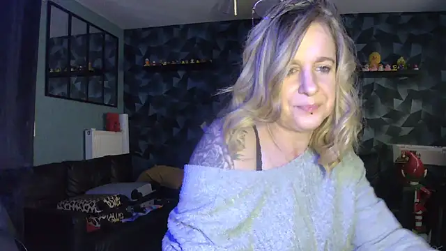 Snapshot of Delichieuse5 chatting on 02/09/26, 08:24 Delichieuse5 online show from 02/09/26, 08:24