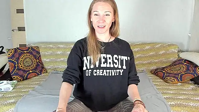 Snapshot of Amalia_Mio chatting on 07/18/26, 09:02 Amalia Mio online show from 07/18/26, 09:02
