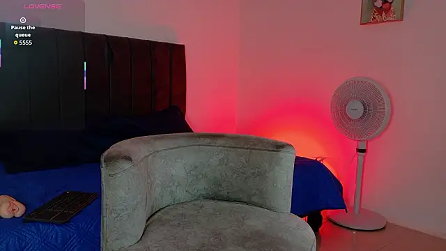 angel kyrozz online show from 02/25/26, 06:39