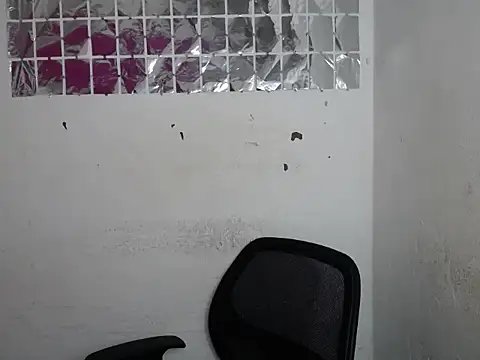 Snapshot of Gaby22d chatting on 11/15/25, 02:31 Gaby22d online show from 11/15/25, 02:31