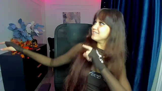 TiffanyYounge online show from 10/25/25, 04:09