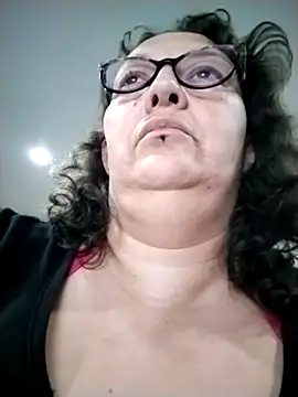 -saraqueen- online show from 10/17/25, 09:50