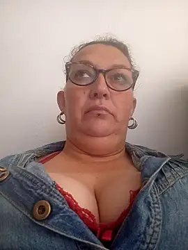 -saraqueen- online show from 10/24/25, 03:52