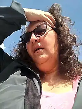 -saraqueen- online show from 12/01/25, 03:39