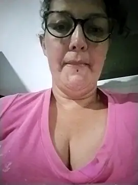 -saraqueen- online show from 12/19/25, 03:24