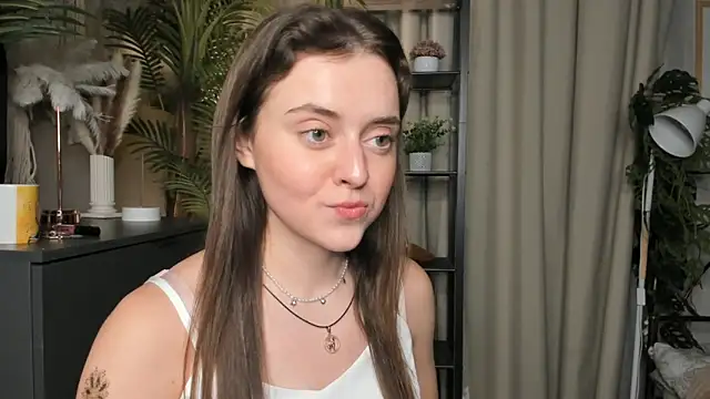 ThelmaJusto online show from 11/06/25, 02:18