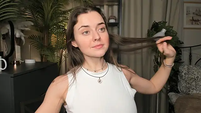 ThelmaJusto online show from 11/29/25, 03:48