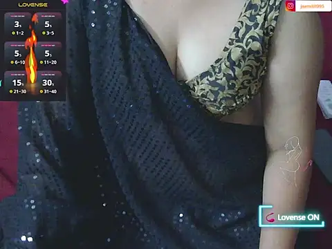 Snapshot of traditional_Jaanvi chatting on 04/28/26, 12:43 traditional Jaanvi online show from 04/28/26, 12:43