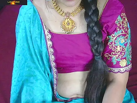 Snapshot of traditional_Jaanvi chatting on 05/01/26, 12:48 traditional Jaanvi online show from 05/01/26, 12:48