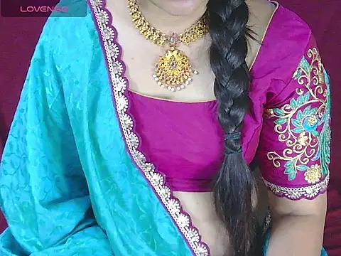 Snapshot of traditional_Jaanvi chatting on 05/01/26, 01:48 traditional Jaanvi online show from 05/01/26, 01:48