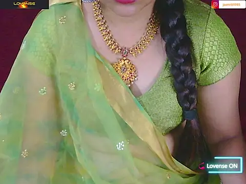 Snapshot of traditional_Jaanvi chatting on 05/10/26, 12:38 traditional Jaanvi online show from 05/10/26, 12:38