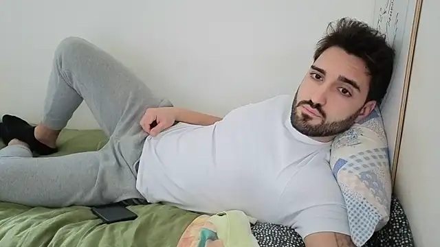 Al3xox02 online show from 02/10/26, 01:26