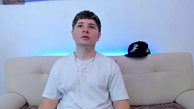 Leoo Miller online show from 10/22/25, 08:52