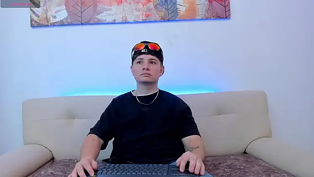 Leoo Miller online show from 10/23/25, 08:07