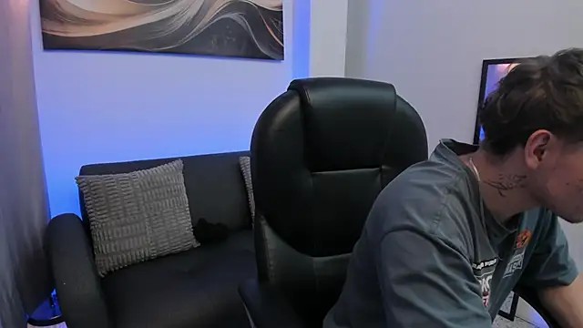 Leoo Miller online show from 02/01/26, 04:33