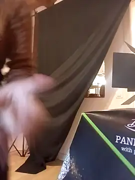 MissHazelnut online show from 12/05/25, 02:25