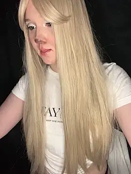 Darling Bri  online show from 10/18/25, 06:30