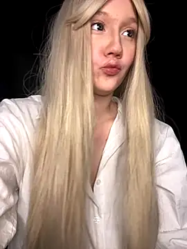 Darling Bri  online show from 11/10/25, 10:25