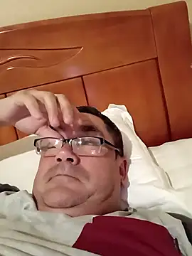 Snapshot of Alfred_00000 chatting on 10/10/25, 11:42 Alfred 00000 online show from 10/10/25, 11:42