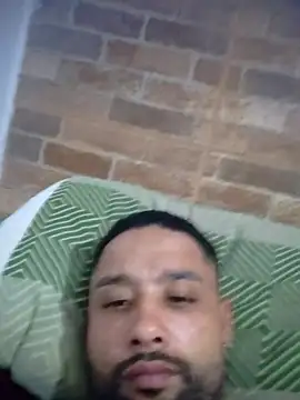 Snapshot of wellpauduro1994 chatting on 11/19/25, 01:49 wellpauduro1994 online show from 11/19/25, 01:49