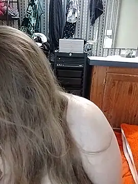 AugustRayn online show from 06/18/26, 11:09