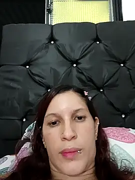Snapshot of Mariana08andDiego chatting on 11/22/25, 01:26 Mariana08andDiego online show from 11/22/25, 01:26