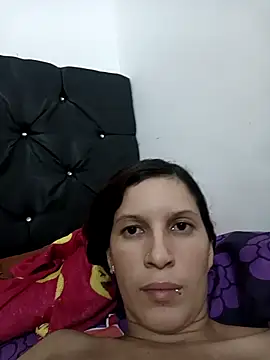 Snapshot of Mariana08andDiego chatting on 12/14/25, 11:31 Mariana08andDiego online show from 12/14/25, 11:31