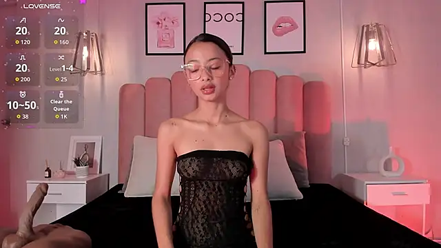 Snapshot of lena_martinn chatting on 04/30/26, 08:04 lena martinn online show from 04/30/26, 08:04