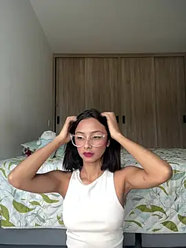 Snapshot of lena_martinn chatting on 05/14/26, 10:38 lena martinn online show from 05/14/26, 10:38