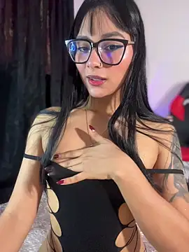 Snapshot of AlannaDollx chatting on 11/10/25, 01:54 AlannaDollx online show from 11/10/25, 01:54