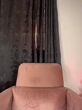 Snapshot of AlannaDollx chatting on 03/01/26, 05:15 AlannaDollx online show from 03/01/26, 05:15