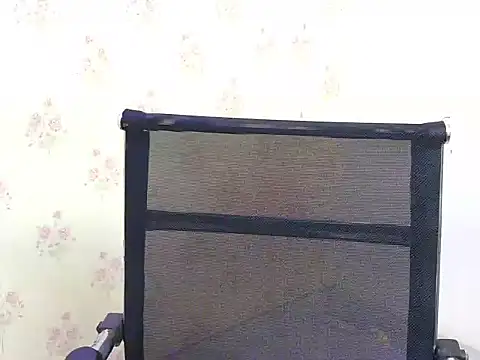 Snapshot of cute_zaraa chatting on 10/19/25, 06:03 cute zaraa online show from 10/19/25, 06:03