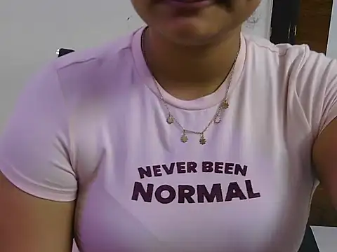 cute zaraa online show from 10/26/25, 06:19