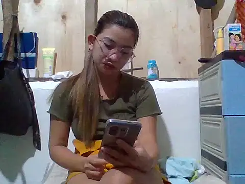 Snapshot of Hot_Lina31 chatting on 03/29/26, 03:12 Hot Lina31 online show from 03/29/26, 03:12