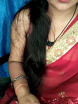 Snapshot of Rashmi_011 chatting on 05/12/26, 11:46 Rashmi 011 online show from 05/12/26, 11:46