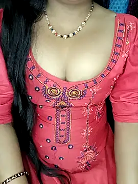 Snapshot of Rashmi_011 chatting on 05/15/26, 03:46 Rashmi 011 online show from 05/15/26, 03:46