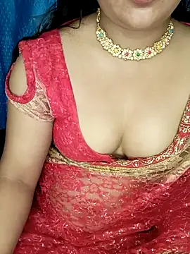 Snapshot of Rashmi_011 chatting on 05/16/26, 12:18 Rashmi 011 online show from 05/16/26, 12:18