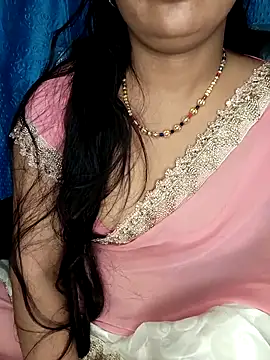 Snapshot of Rashmi_011 chatting on 05/17/26, 03:37 Rashmi 011 online show from 05/17/26, 03:37